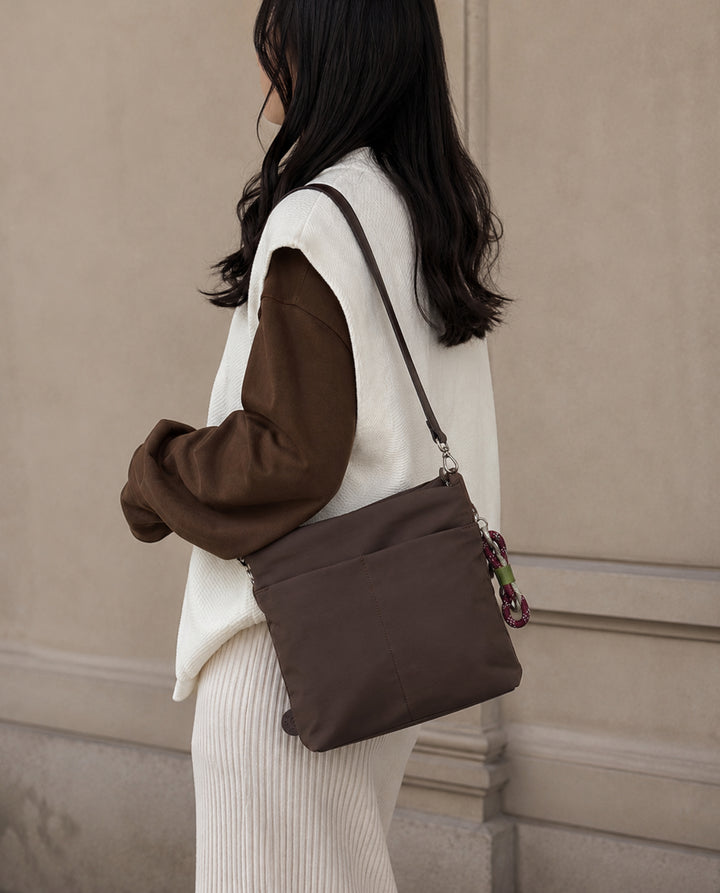 HOBO NYLON BRUIN