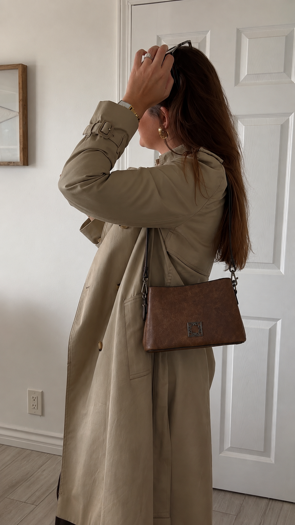 BROWN TEXTURED CROSSBODY BAG