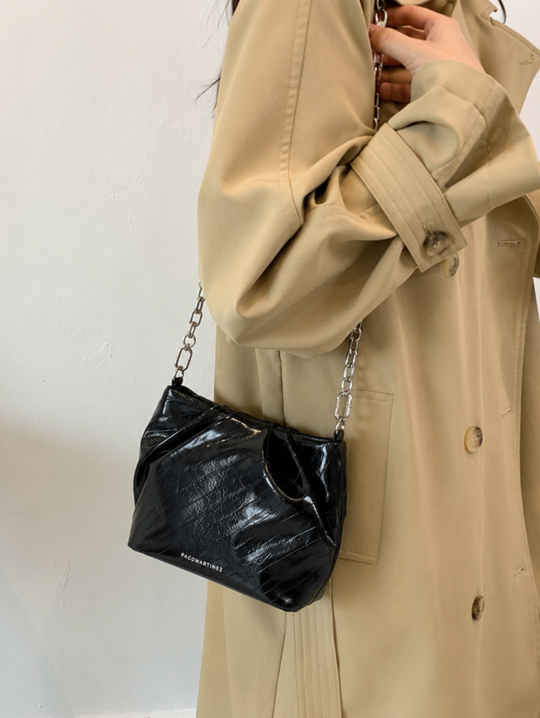 BLACK LINES CROSSBODY BAG