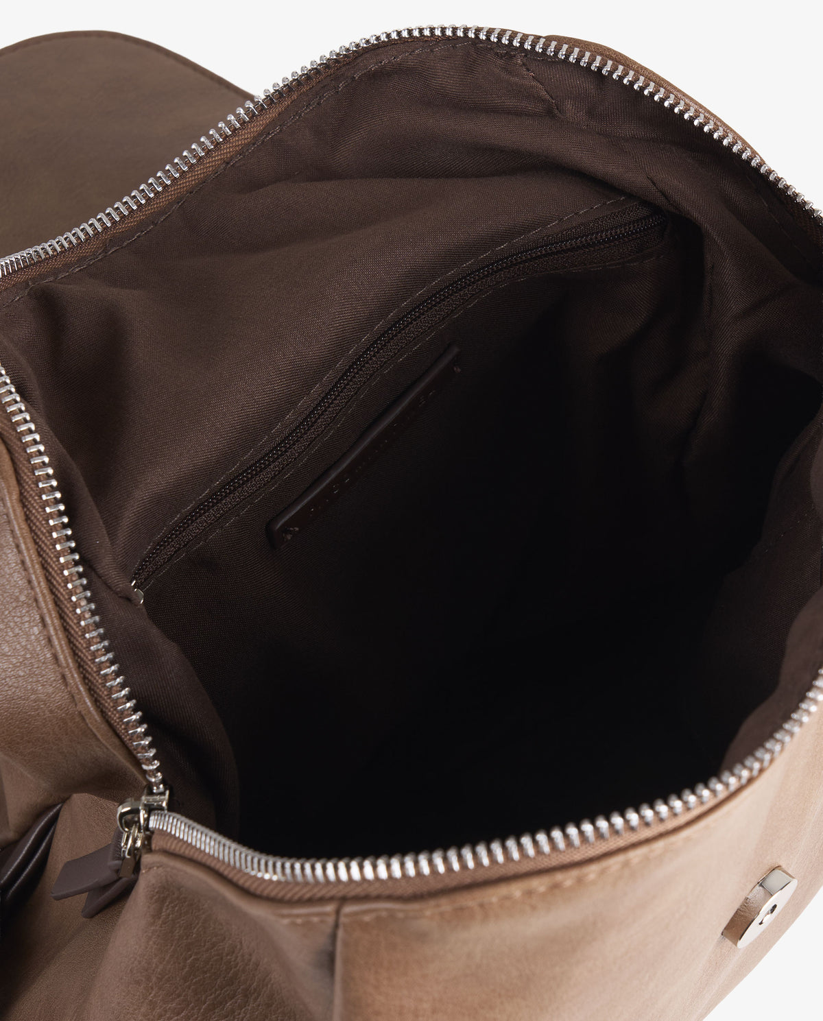 MOCHILA SOLAPA CAMEL