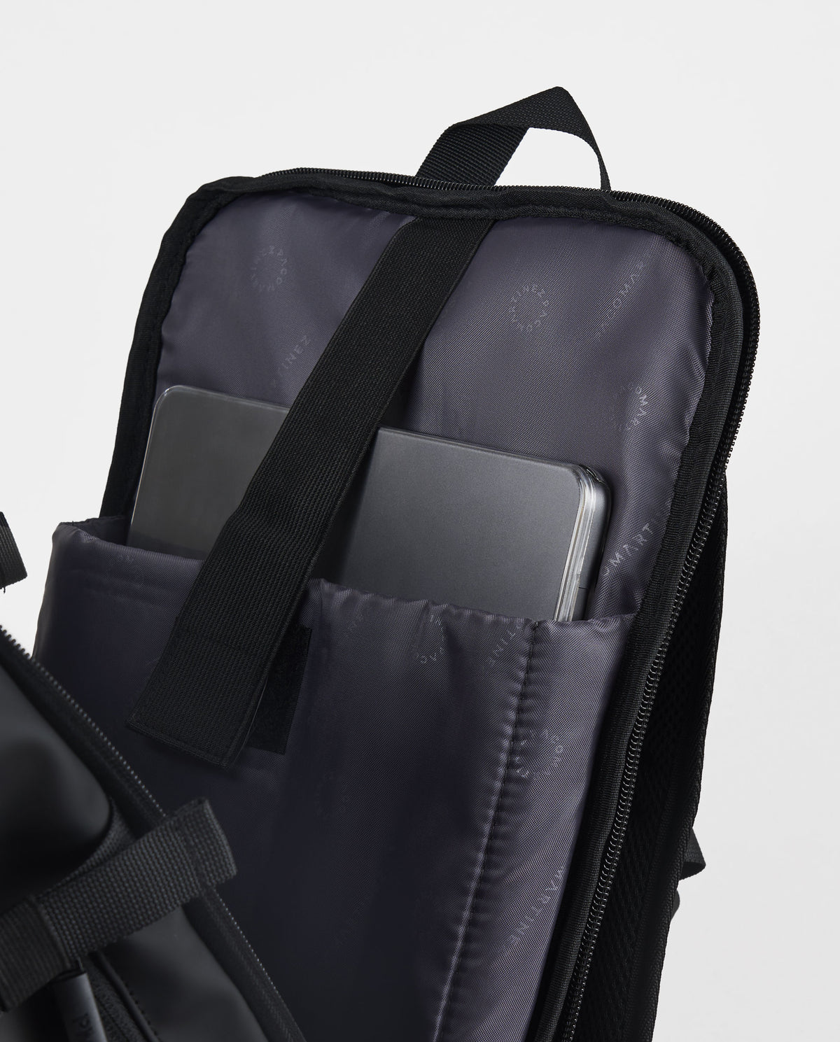 MOCHILA NYLON ENGOMADO