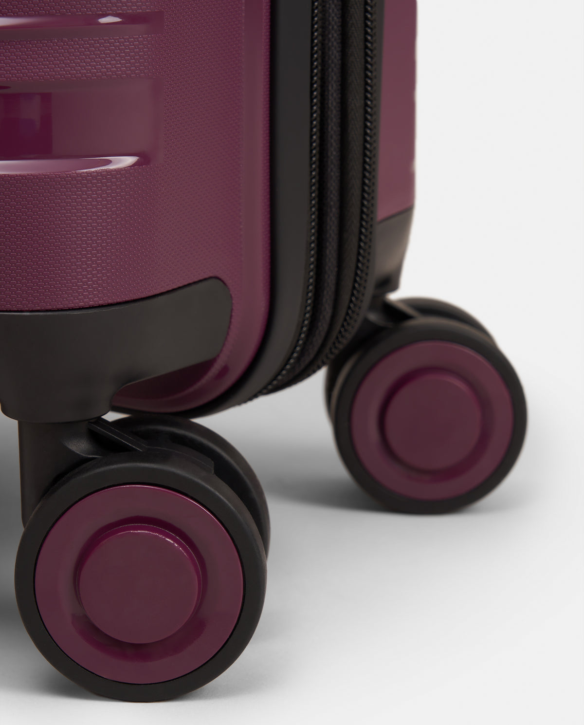 VALIGIA V UNIVERSE MEDIA