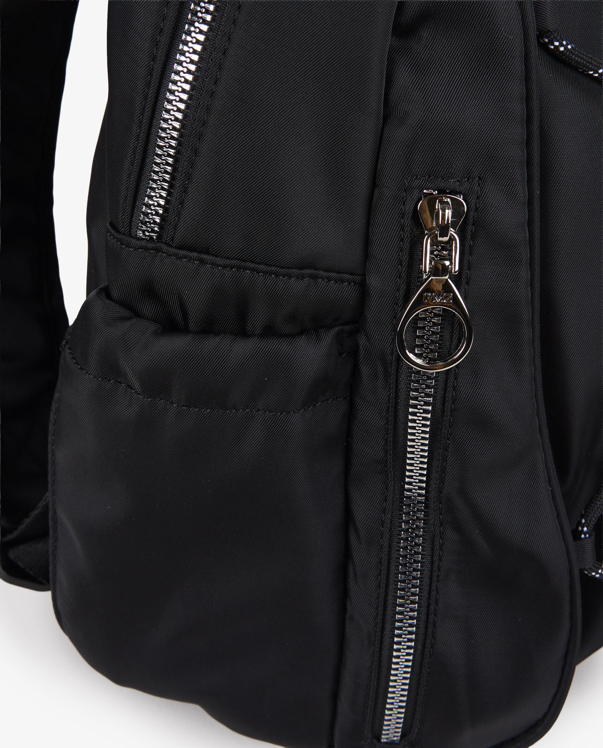 MOCHILA CUERDAS NEGRO