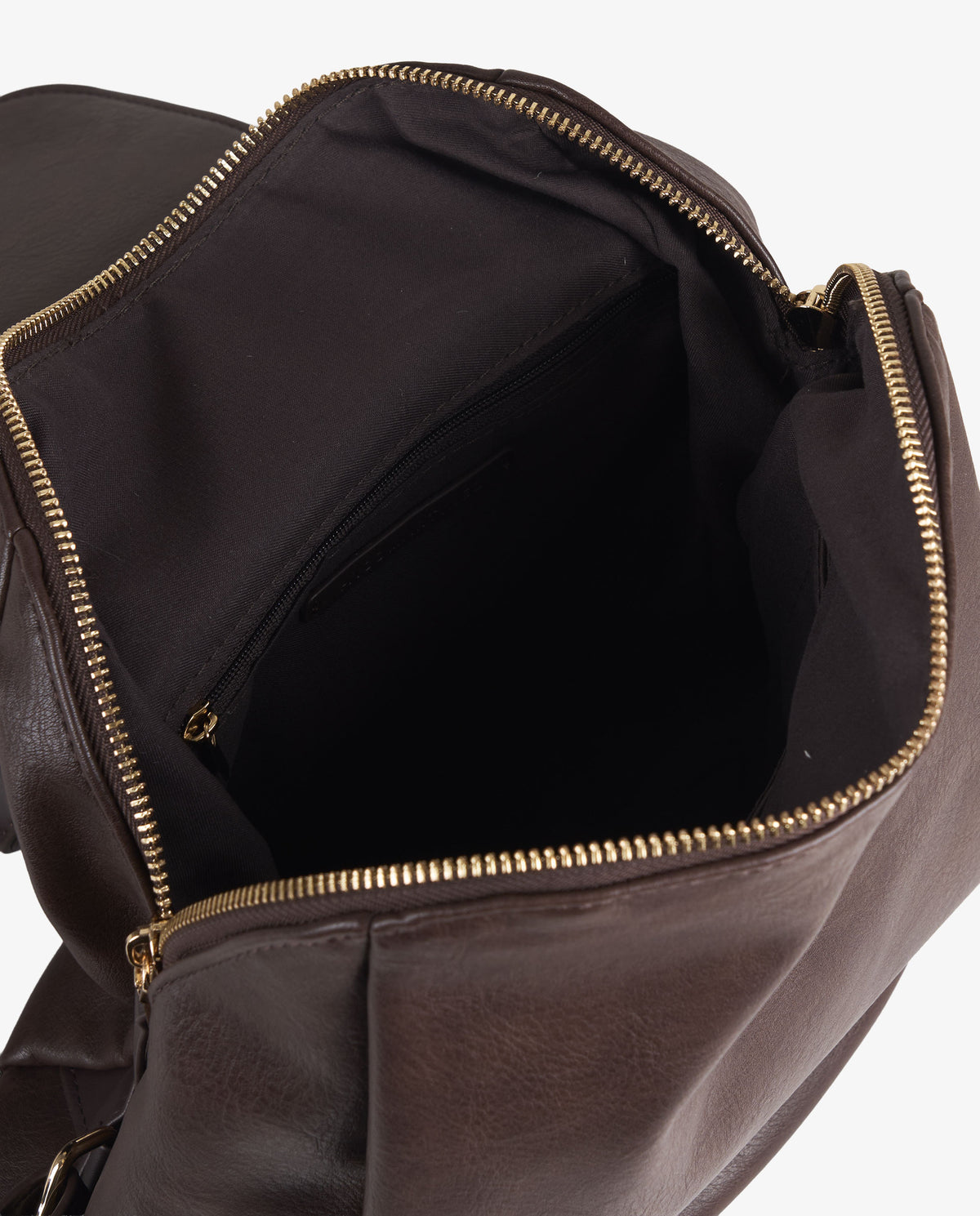 MOCHILA SOLAPA MARRÓN